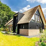 Boerderij Met Binnenzwembad & Wellness - 10 Personen *