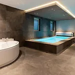 Willa Boerderij Met Binnenzwembad & Wellness - 10 Personen Wekerom