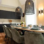 Boerderij Met Binnenzwembad & Wellness - 10 Personen *