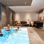 Boerderij Met Binnenzwembad & Wellness - 10 Personen *