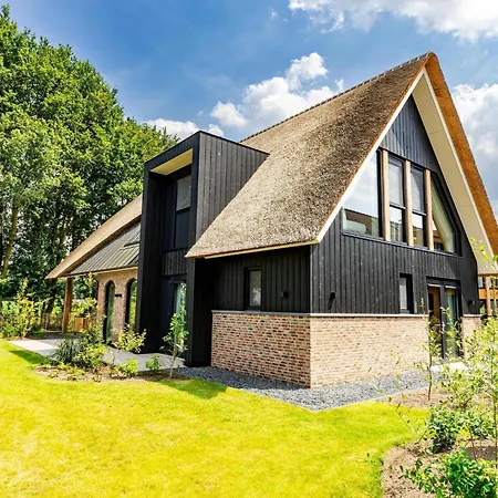 Boerderij Met Binnenzwembad & Wellness - 10 Personen *
