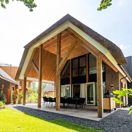 Boerderij Met Binnenzwembad & Wellness - 10 Personen