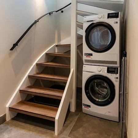 Boerderij Met Binnenzwembad & Wellness - 10 Personen 别墅