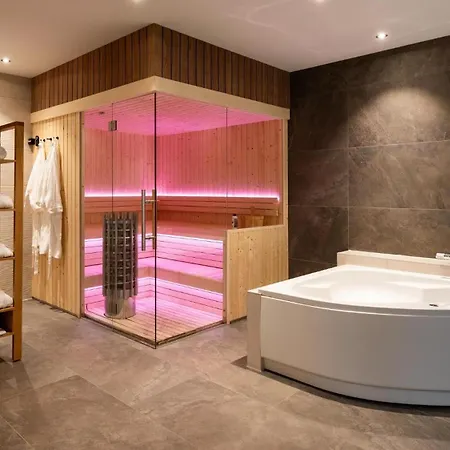 Villa Boerderij Met Binnenzwembad & Wellness - 10 Personen