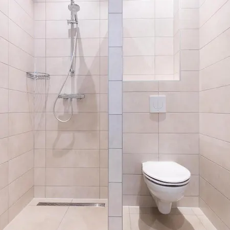 别墅 Boerderij Met Binnenzwembad & Wellness - 10 Personen