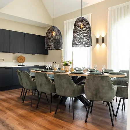 Boerderij Met Binnenzwembad & Wellness - 10 Personen