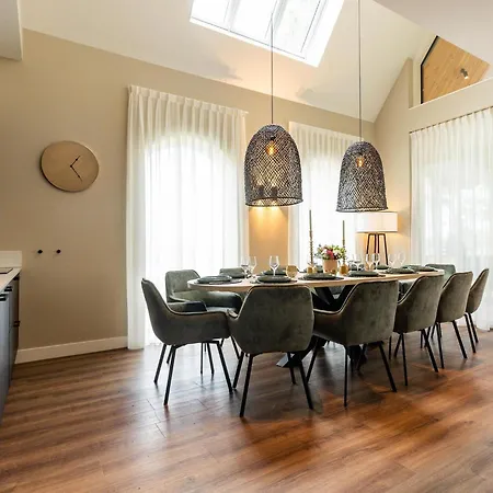 Boerderij Met Binnenzwembad & Wellness - 10 Personen Villa Wekerom
