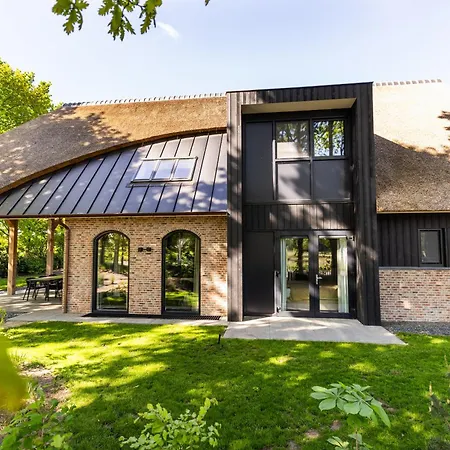 Boerderij Met Binnenzwembad & Wellness - 10 Personen Willa *