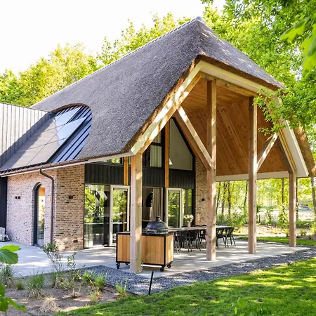 Boerderij Met Binnenzwembad & Wellness - 10 Personen *