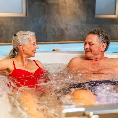 别墅 Boerderij Met Binnenzwembad & Wellness - 10 Personen