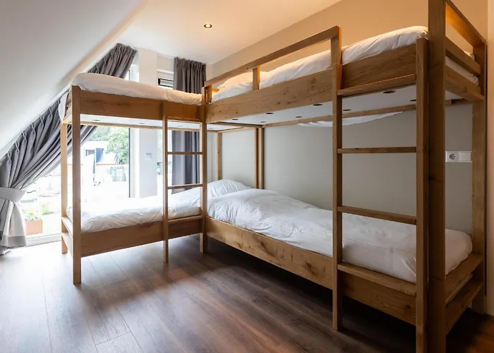 Boerderij Met Binnenzwembad & Wellness - 10 Personen *