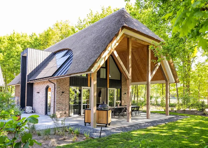 Boerderij Met Binnenzwembad & Wellness - 10 Personen *