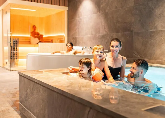 Boerderij Met Binnenzwembad & Wellness - 10 Personen